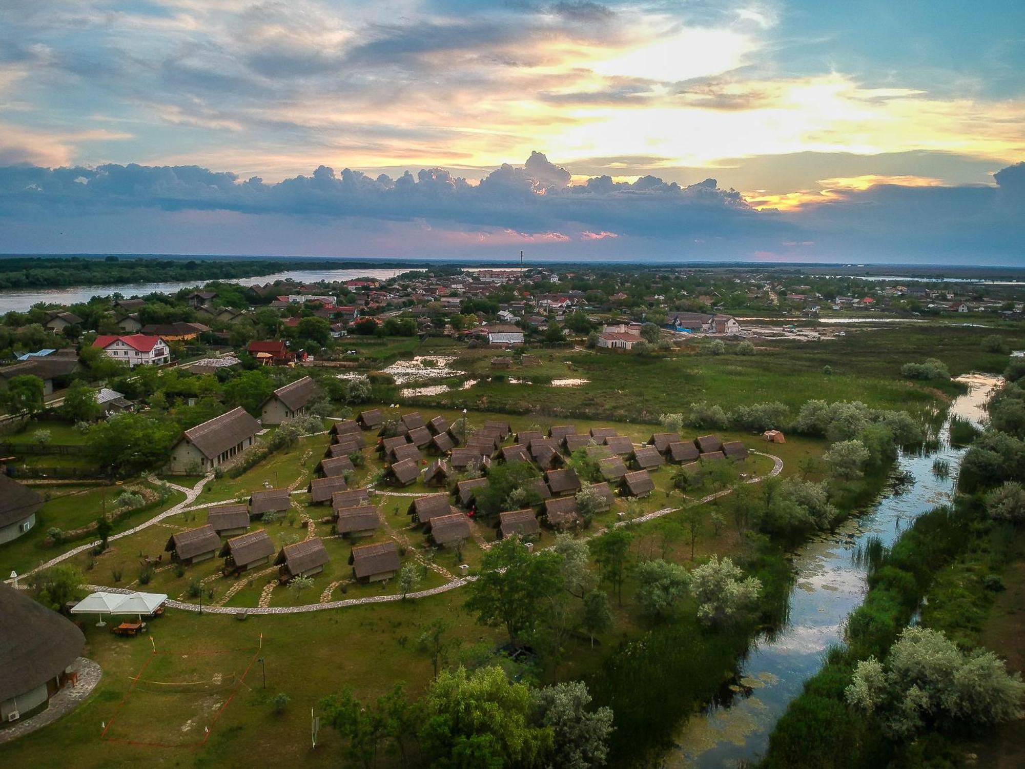 Dolphin Camping Sfantu Gheorghe  Ngoại thất bức ảnh